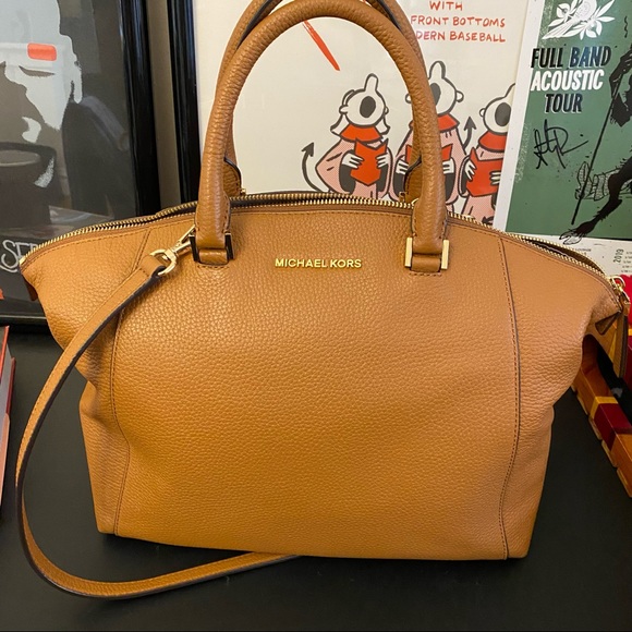 Michael Kors Riley Large Satchel - Picture 10 of 14